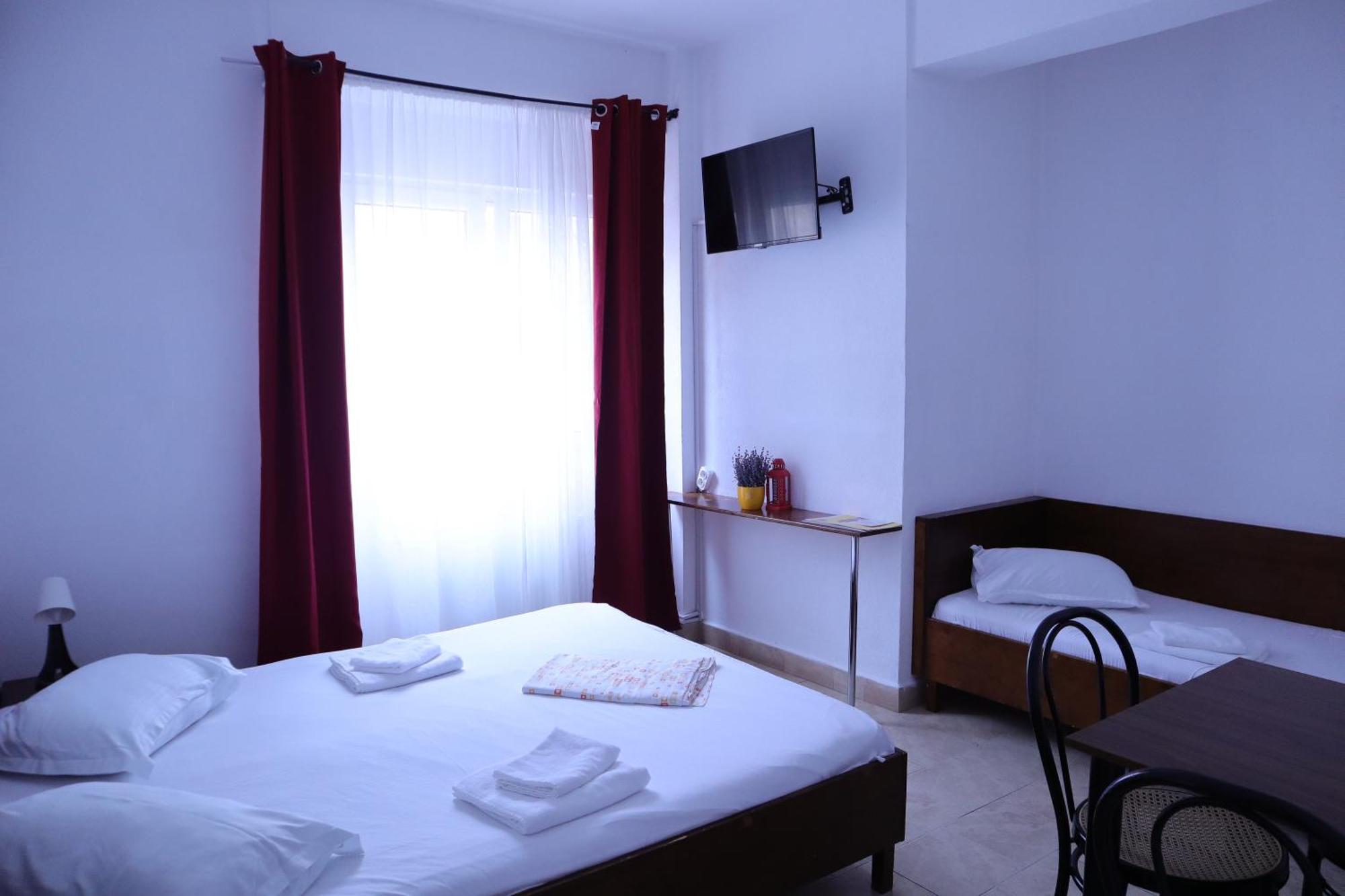 Taxi Hostel Otopeni Extérieur photo