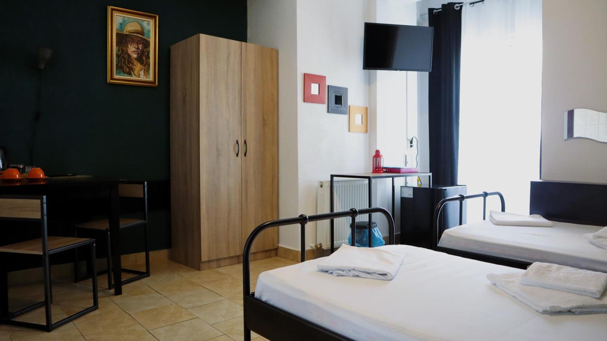 Taxi Hostel Otopeni Extérieur photo