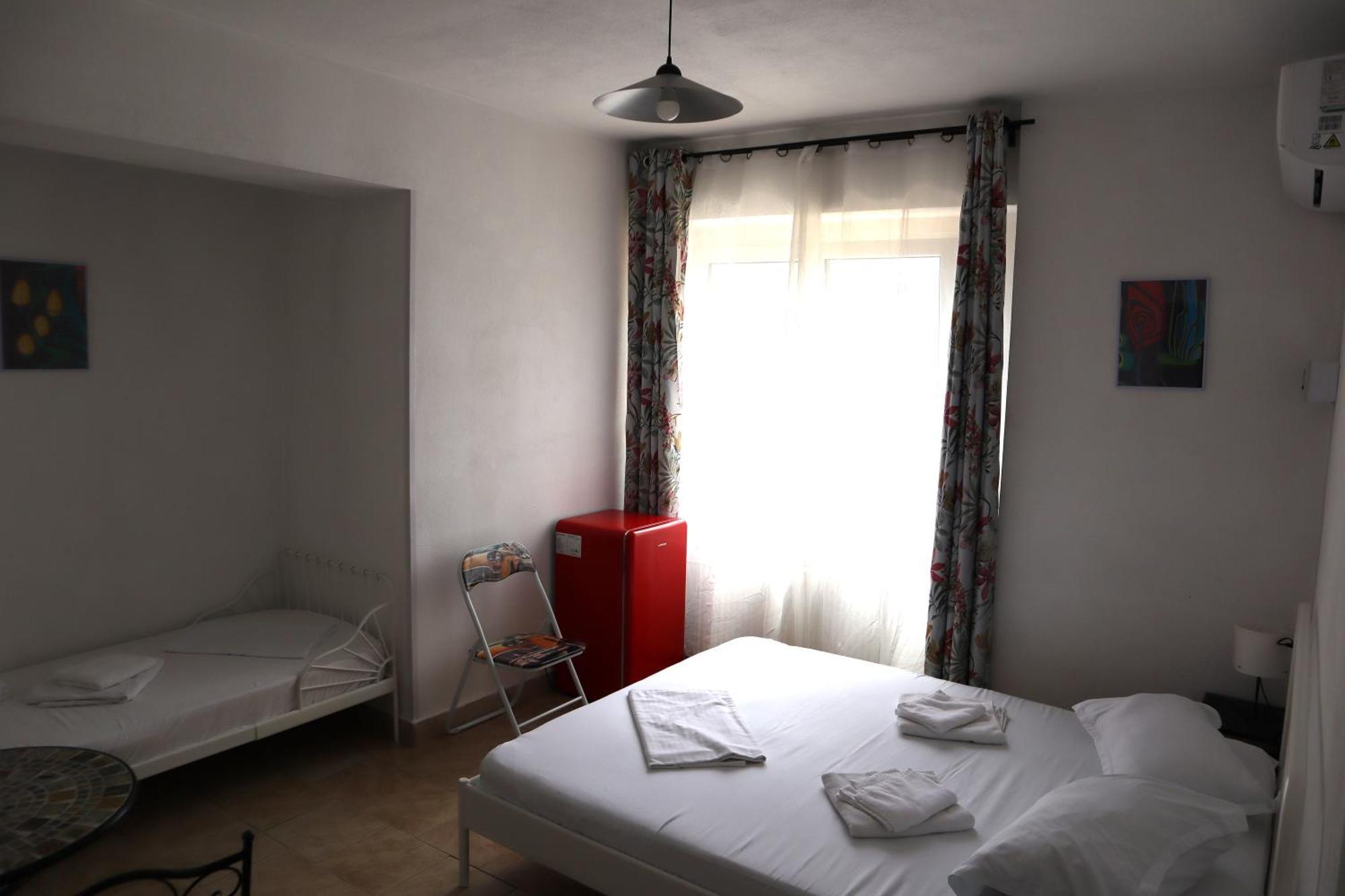 Taxi Hostel Otopeni Extérieur photo