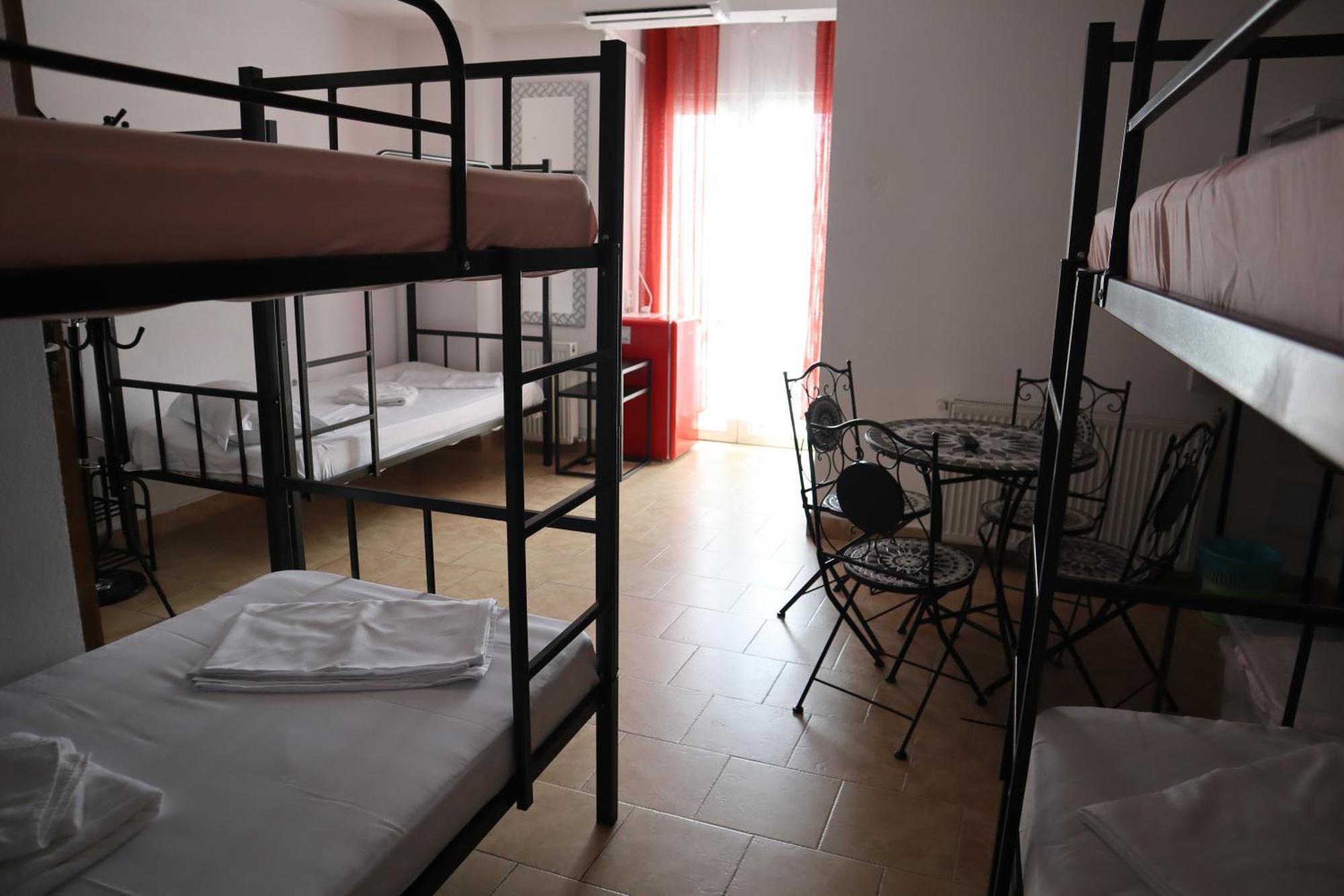 Taxi Hostel Otopeni Extérieur photo