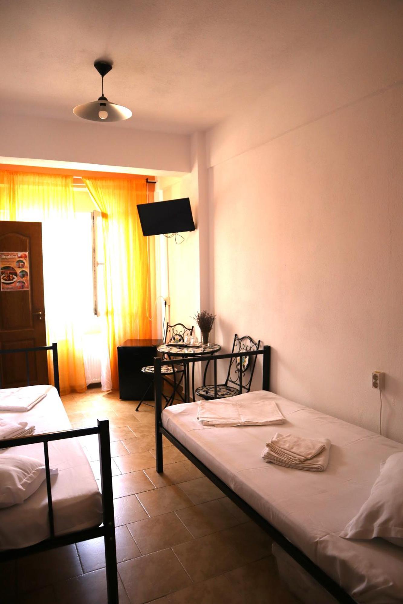 Taxi Hostel Otopeni Extérieur photo