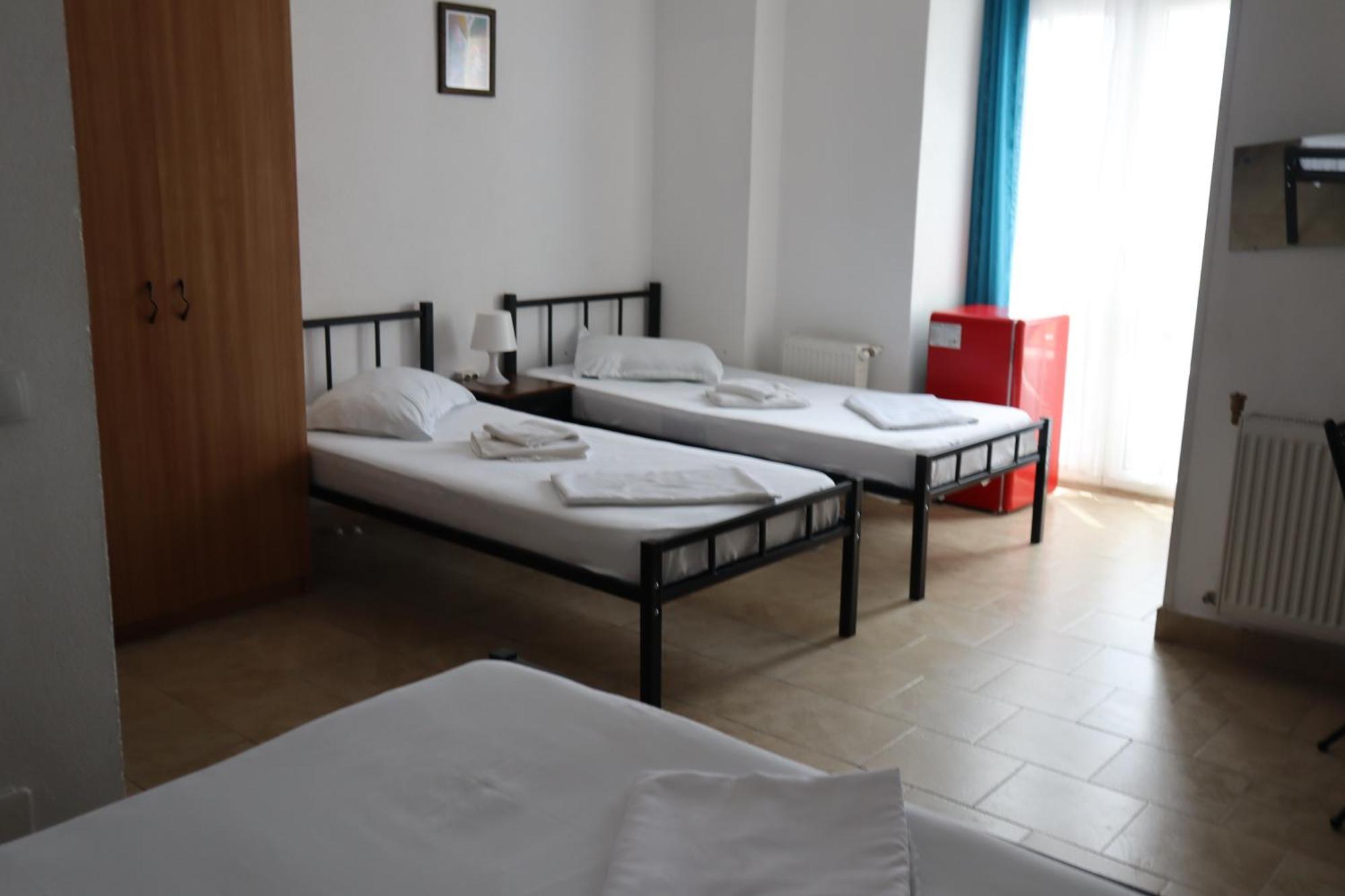 Taxi Hostel Otopeni Extérieur photo