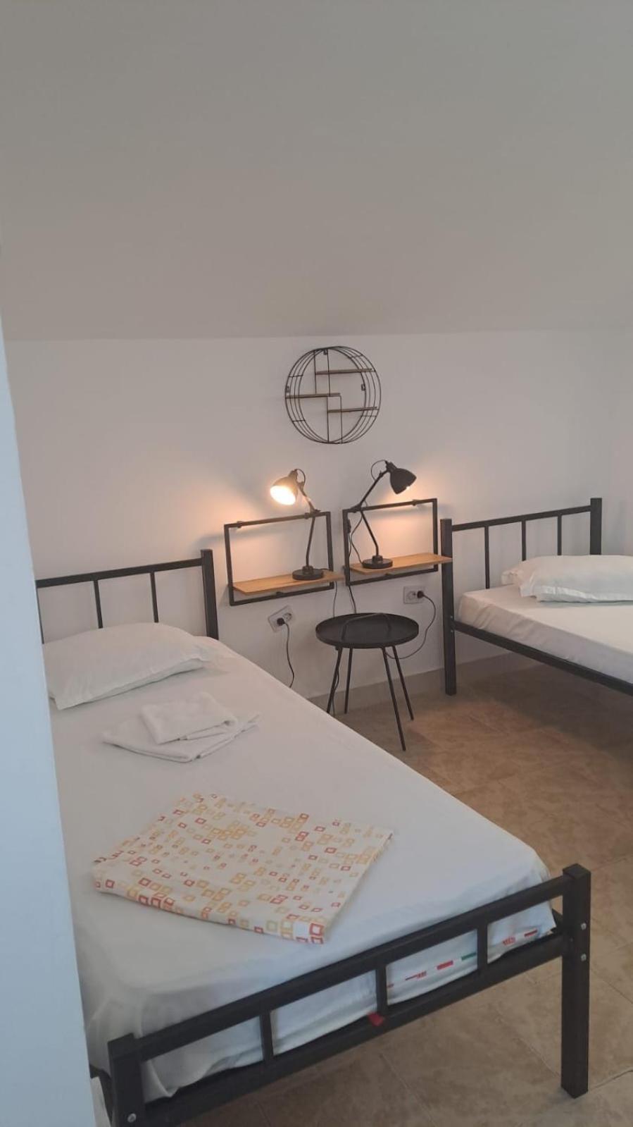 Taxi Hostel Otopeni Extérieur photo