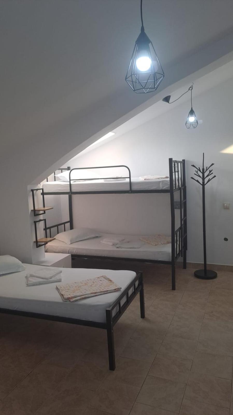 Taxi Hostel Otopeni Extérieur photo